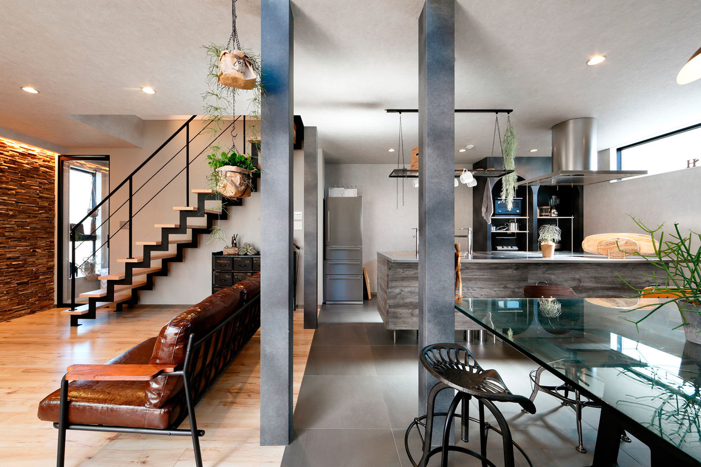 アーバンプランニング 【大阪府/約30坪】素材感とデザインにこだわった、隅々までカッコイイ家。抜群のセンスの間取りに感動！の建築実例画像3