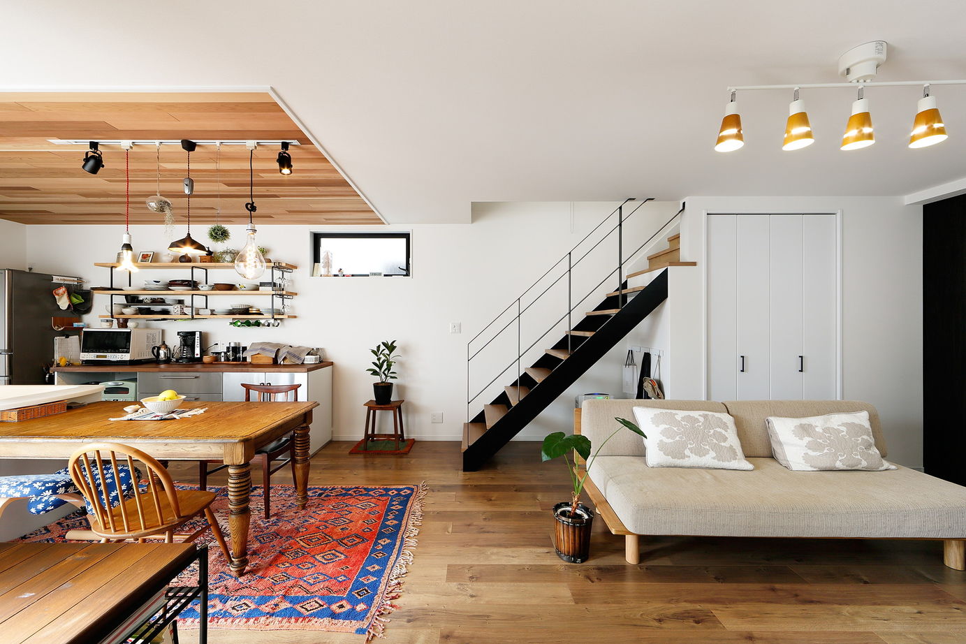 アーバンプランニング 【大阪府/2000万円台/約30坪/間取り】デザインも暮らしやすさも追及した細長い土地に建てた２階建て住宅の建築実例画像2