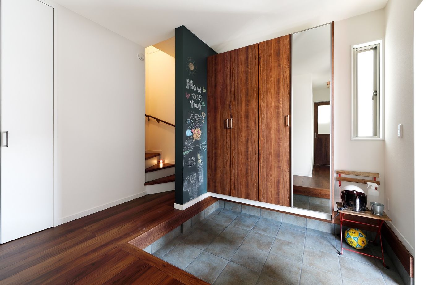 アーバンプランニング 【大阪府/1000万円台/狭小】北摂・豊中で、理想の家が実現できる土地探しから。広々空間＆間取りも魅力の家の建築実例画像10