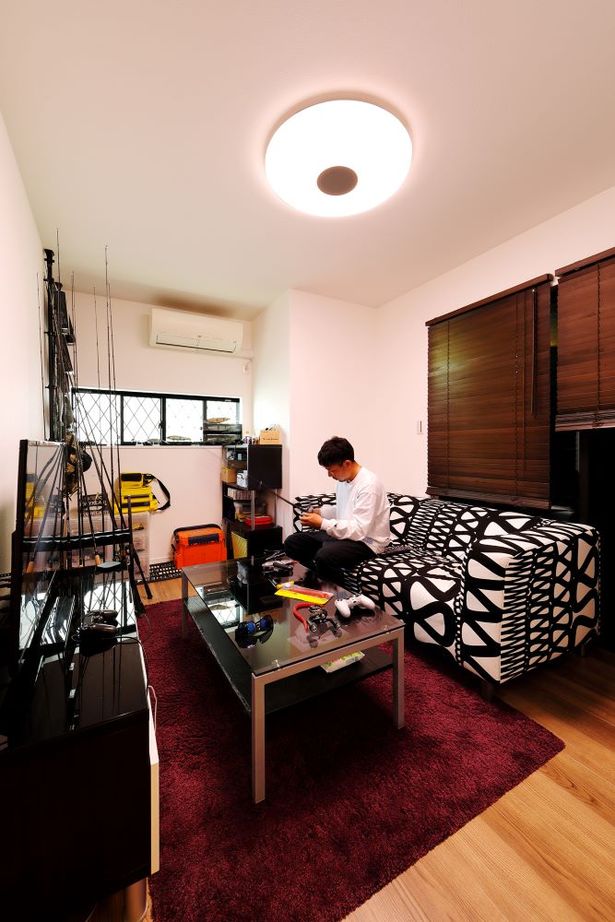 アーバンプランニング 【豊中市・間取り図・約40坪】駅近、趣味室に直結するビルトインガレージ、広々LDK、家事ラク動線も叶えての建築実例画像4