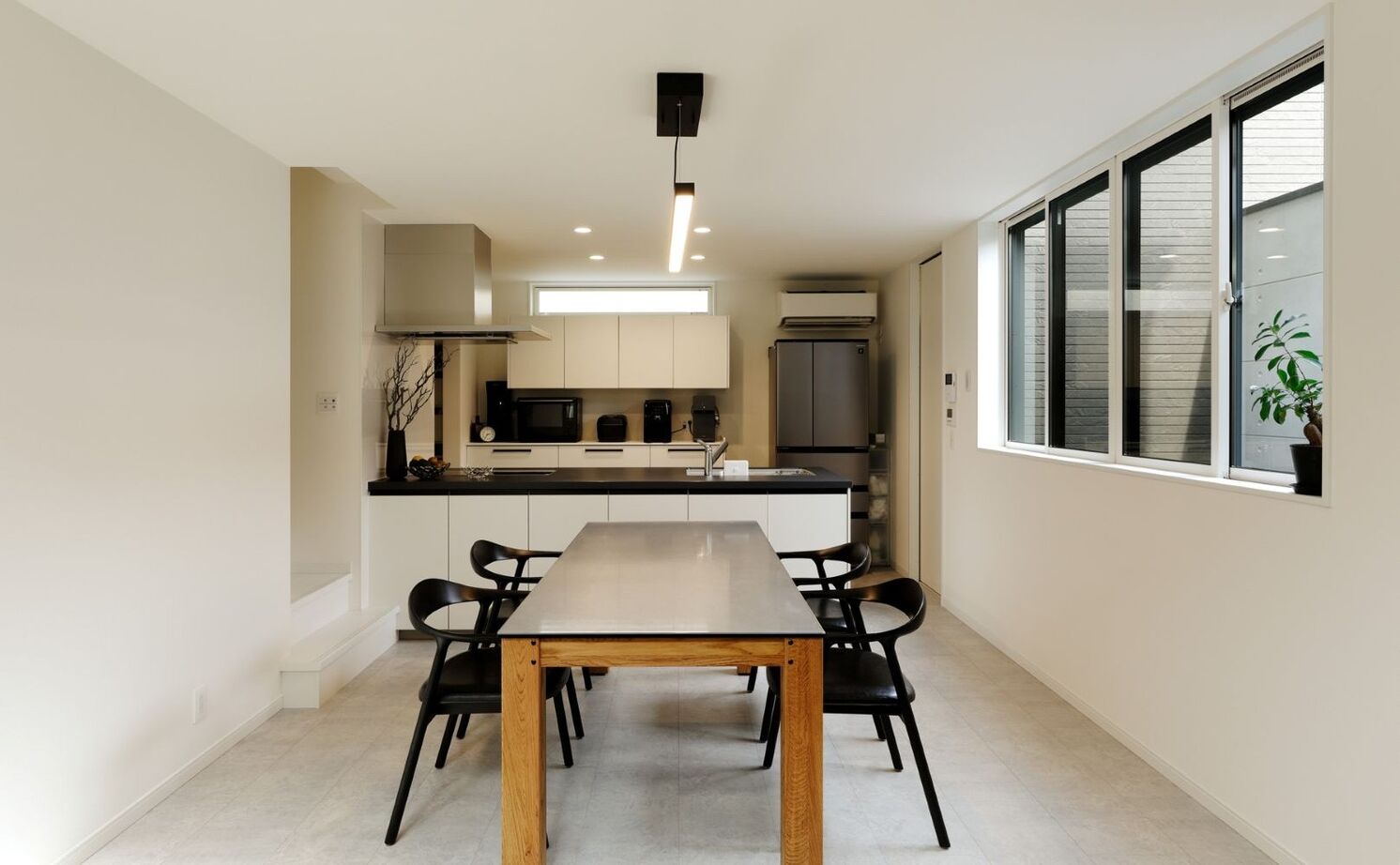 アーバンプランニング 【北摂｜インナーガレージ｜間取り図あり】便利な立地×ワイドスパンの駐車場×カーテンレスの快適ライフの建築実例画像5