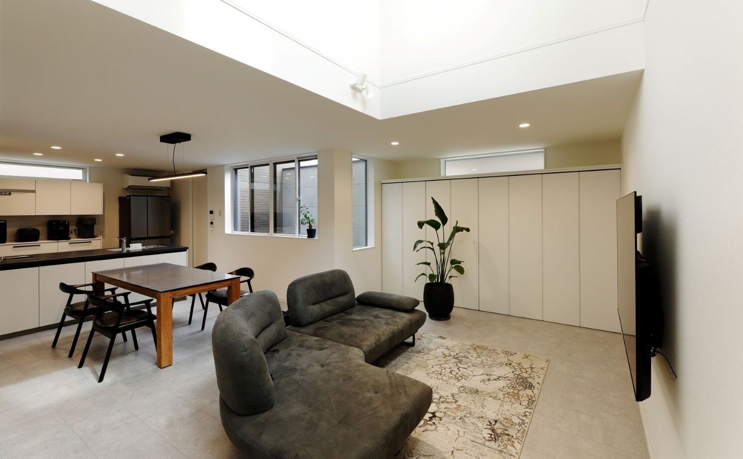 アーバンプランニング 【北摂｜インナーガレージ｜間取り図あり】便利な立地×ワイドスパンの駐車場×カーテンレスの快適ライフの建築実例画像6