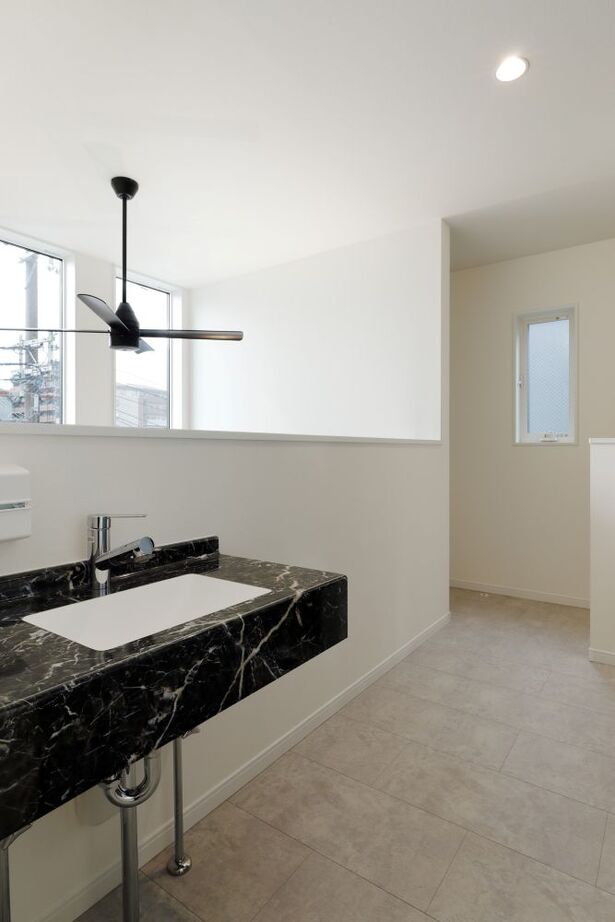 アーバンプランニング 【北摂｜インナーガレージ｜間取り図あり】便利な立地×ワイドスパンの駐車場×カーテンレスの快適ライフの建築実例画像9