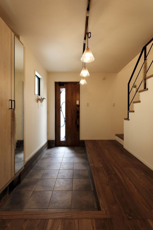 アーバンプランニング 【大阪府｜狭小｜間取り図あり】１階に駐車場、２階は広々LDK。理想を詰め込んだ都市型住宅の建築実例画像2