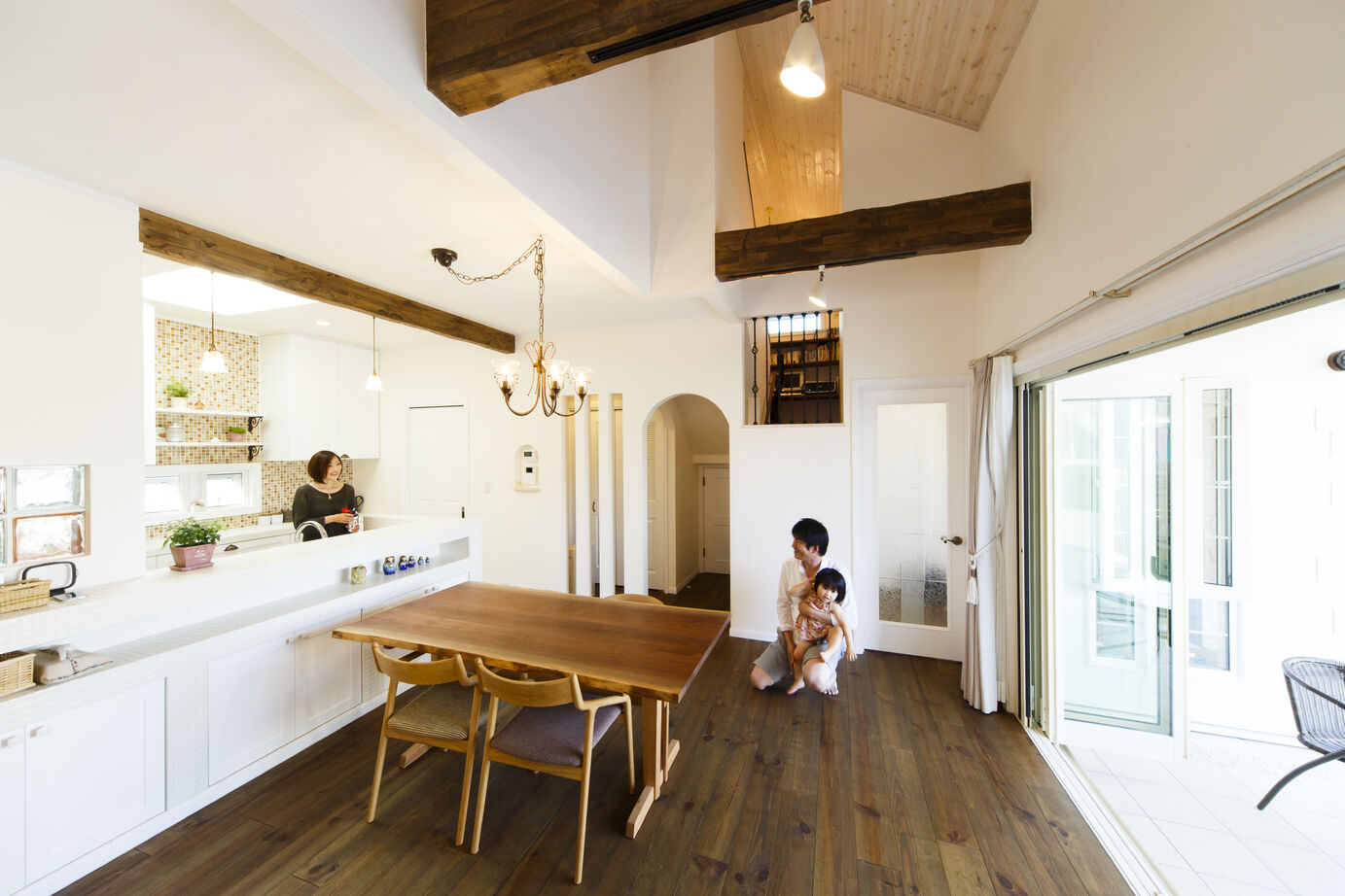 アートクラフト 【2000～2500万円/埼玉県】《洋風平屋》 LDKとつながるガーデンで仲間を招いてホームパーティーを楽しむの建築実例画像10