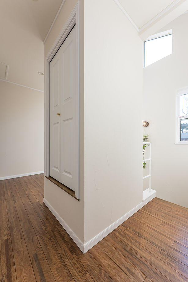 アートクラフト 【2000～2500万円/埼玉県】《カリフォルニアスタイル》 お庭とつながるカバードポーチでBBQが楽しめる家の建築実例画像16