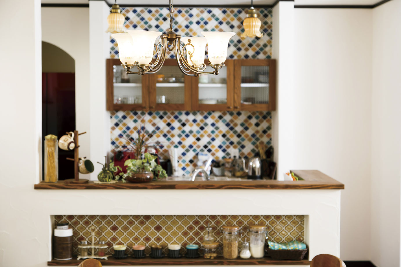 アートクラフト 【3000～3500万円/40坪台/埼玉県】《欧風アンティーク》自由に描く ビルトインガレージと中庭のある家の建築実例画像4