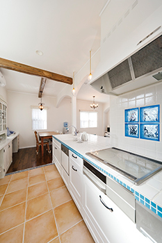 アートクラフト 【2000～2500万円/30坪台/埼玉県】《南欧スタイル》爽やかなブルー×ホワイト。無垢の質感も落ち着いた家の建築実例画像5