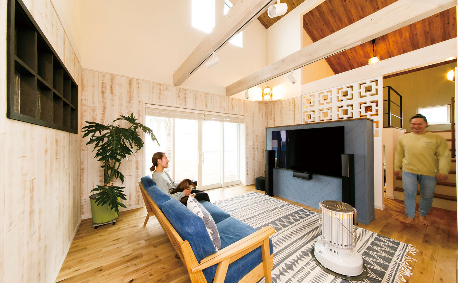 アートクラフト 【2500～3000万円/埼玉県】魅せる収納と採光プランで、快適性と利便性を両立した西海岸スタイルの平屋の建築実例画像2