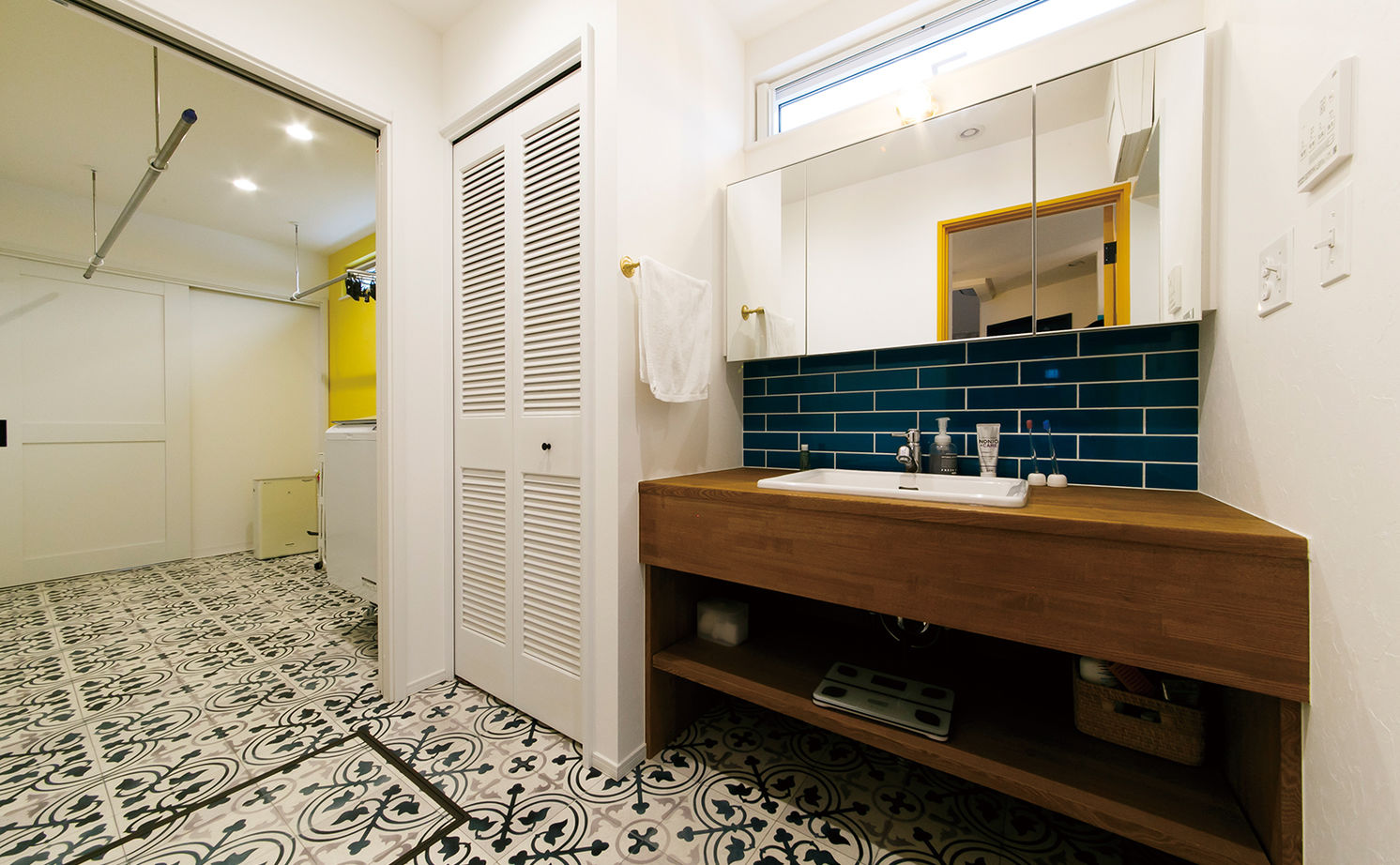 アートクラフト 【2500～3000万円/埼玉県】魅せる収納と採光プランで、快適性と利便性を両立した西海岸スタイルの平屋の建築実例画像6