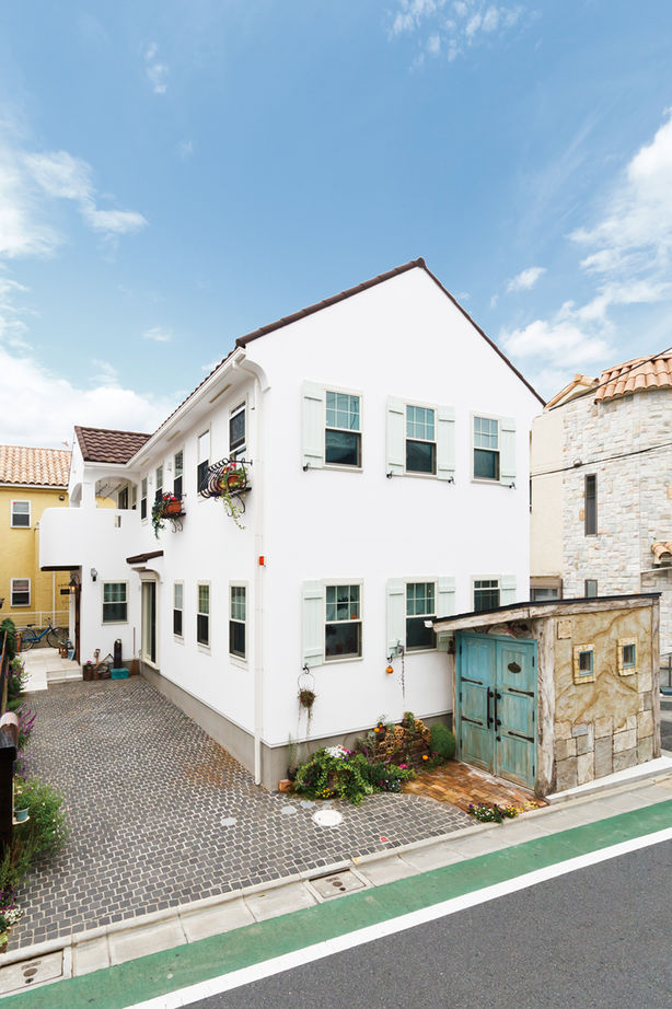 アートクラフト 【2000～2500万円/練馬区】シャビーシックとマリーンが融合した心地よい住まいの建築実例画像1