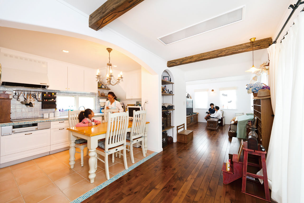 アートクラフト 【2000～2500万円/練馬区】シャビーシックとマリーンが融合した心地よい住まいの建築実例画像2