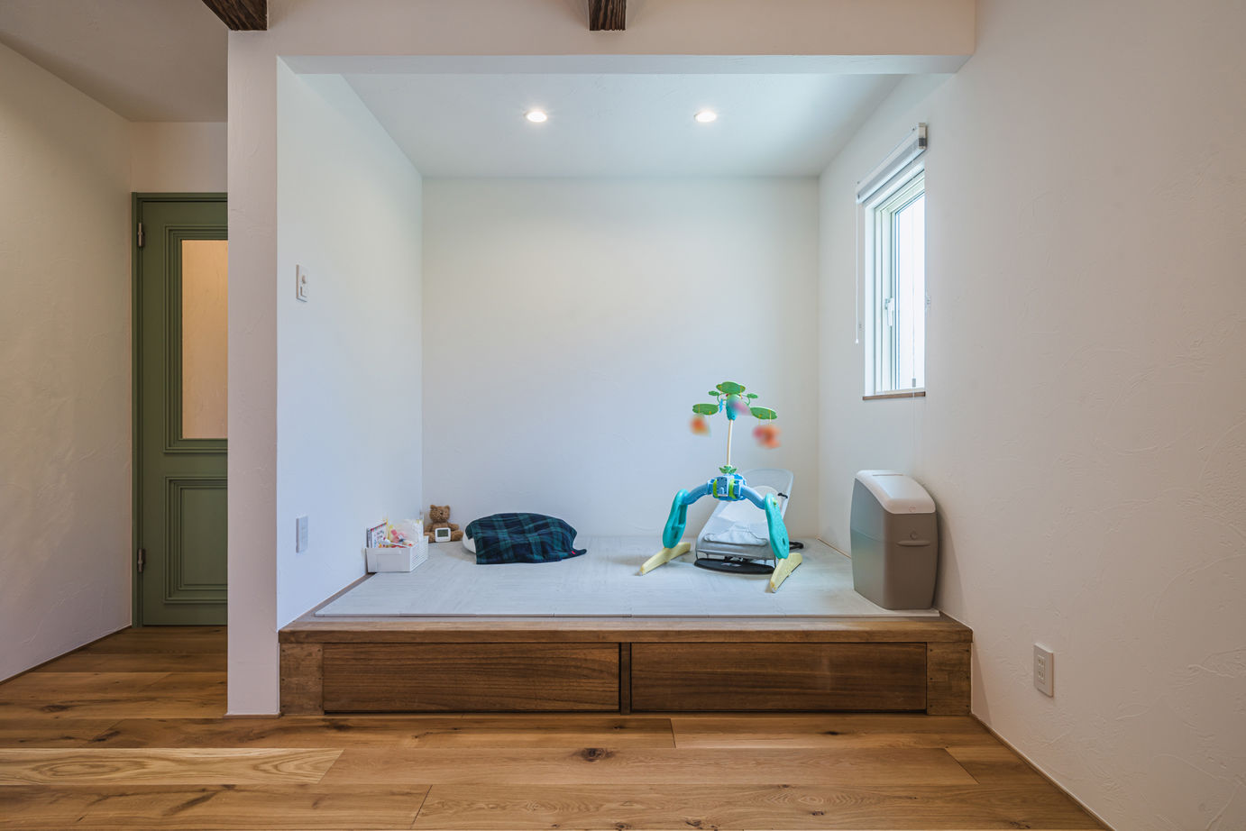 アートクラフト アーリーアメリカンテイストが楽しい、グリーン×さんかく屋根の家の建築実例画像5