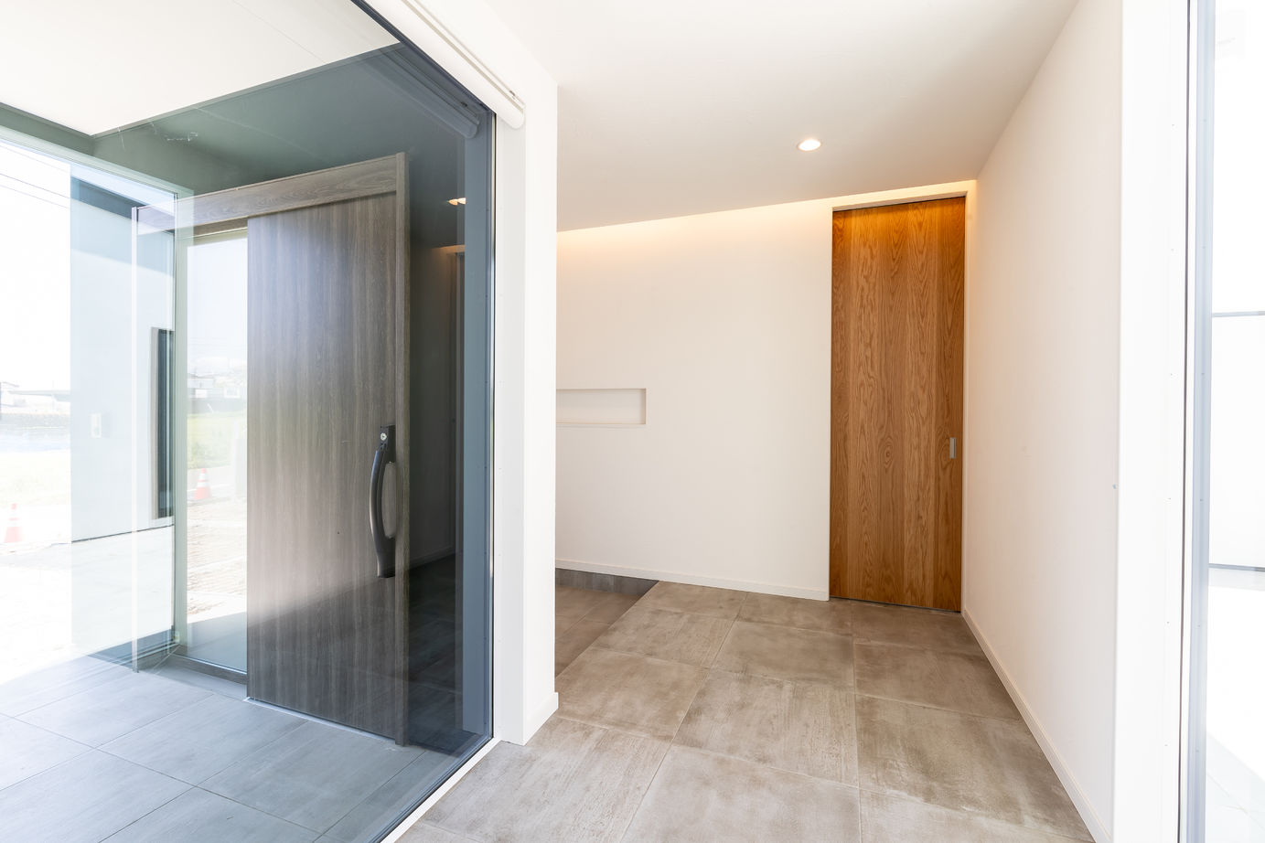 SAMATA 【2830万円/32.6坪/間取り図あり】シンプルで洗練された箱型のフォルムが美しい平屋の建築実例画像2