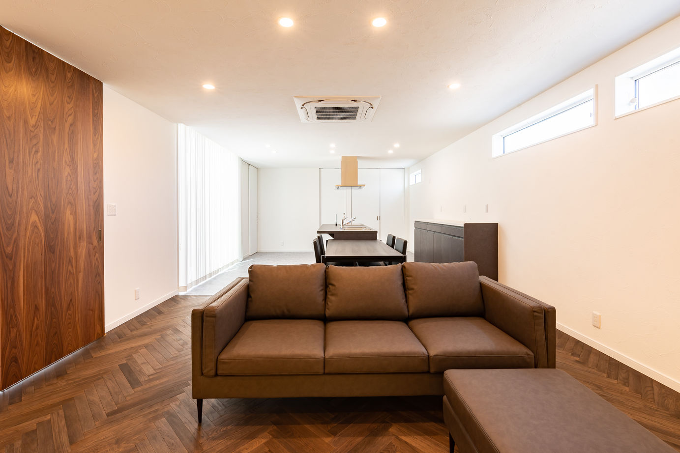 SAMATA 【2830万円/32.6坪/間取り図あり】シンプルで洗練された箱型のフォルムが美しい平屋の建築実例画像3