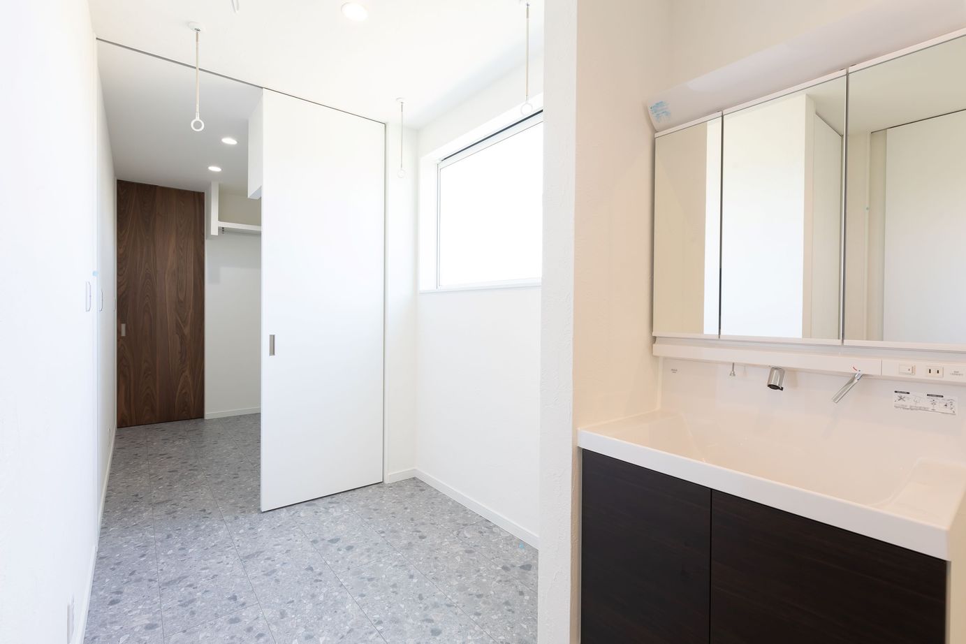 SAMATA 【2830万円/32.6坪/間取り図あり】シンプルで洗練された箱型のフォルムが美しい平屋の建築実例画像9