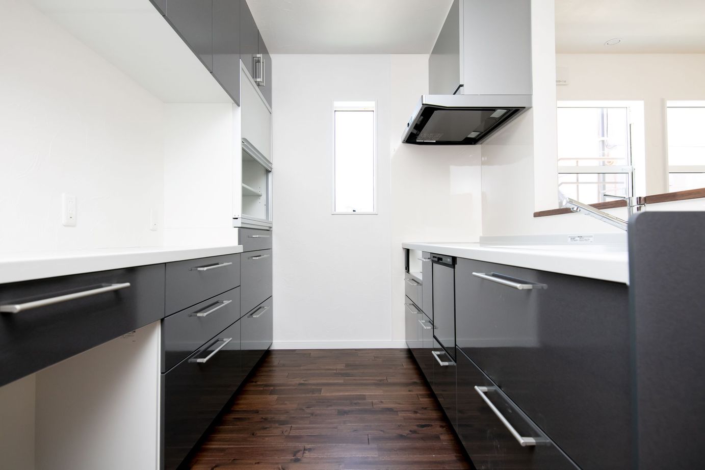 SAMATA 【2635万円/51.5坪/間取り図あり】インナーガレージと書庫のある、暮らしも趣味も楽しむ家の建築実例画像4