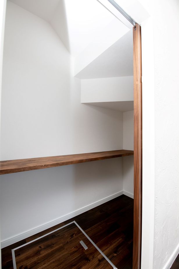 SAMATA 【2635万円/51.5坪/間取り図あり】インナーガレージと書庫のある、暮らしも趣味も楽しむ家の建築実例画像5