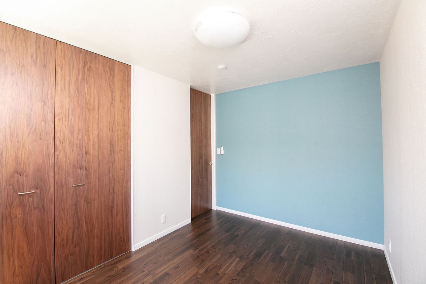 SAMATA 【2635万円/51.5坪/間取り図あり】インナーガレージと書庫のある、暮らしも趣味も楽しむ家の建築実例画像8