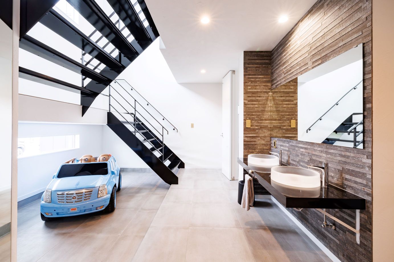 SAMATA 【4000万円/52.3坪/間取り図あり】洗練された外観に遊び心満載のガレージハウスの建築実例画像7