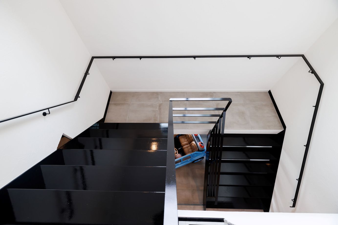 SAMATA 【4000万円/52.3坪/間取り図あり】洗練された外観に遊び心満載のガレージハウスの建築実例画像9