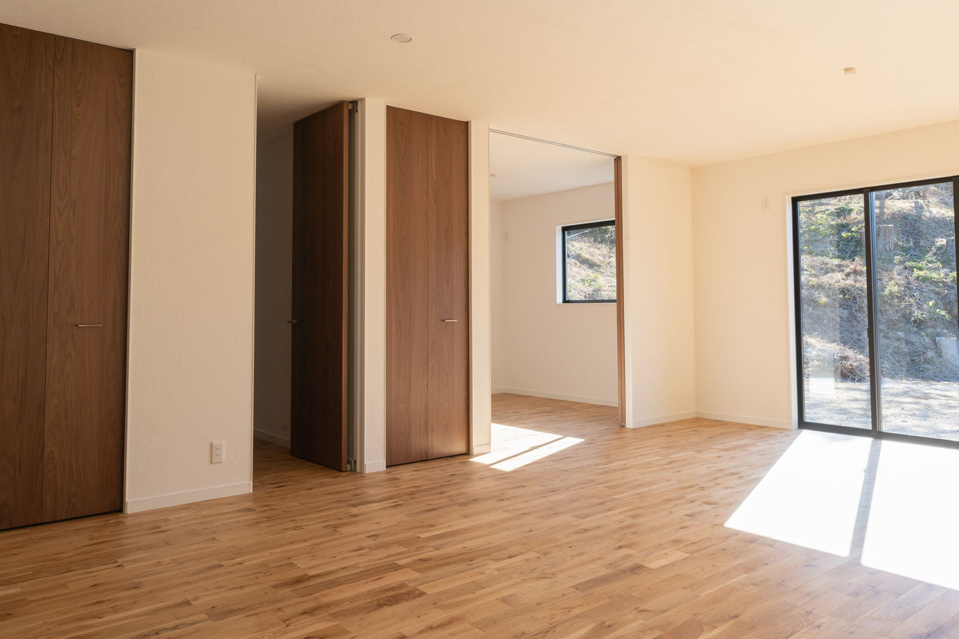 SAMATA 【平屋/3320万円/35.8坪/間取り図あり】BLACK×子育て世帯の約36坪の平屋の建築実例画像4