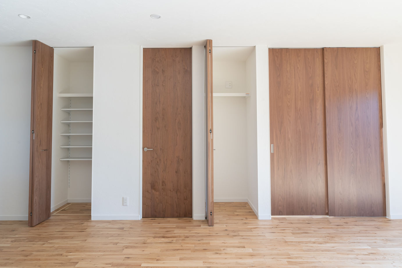 SAMATA 【平屋/3320万円/35.8坪/間取り図あり】BLACK×子育て世帯の約36坪の平屋の建築実例画像5