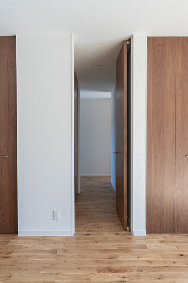 SAMATA 【平屋/3320万円/35.8坪/間取り図あり】BLACK×子育て世帯の約36坪の平屋の建築実例画像6