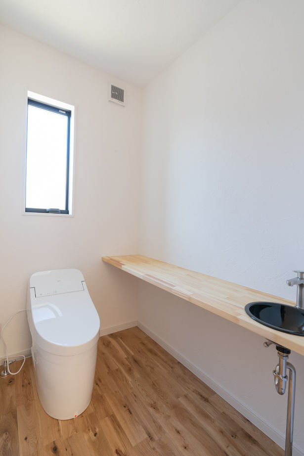 SAMATA 【平屋/3320万円/35.8坪/間取り図あり】BLACK×子育て世帯の約36坪の平屋の建築実例画像8