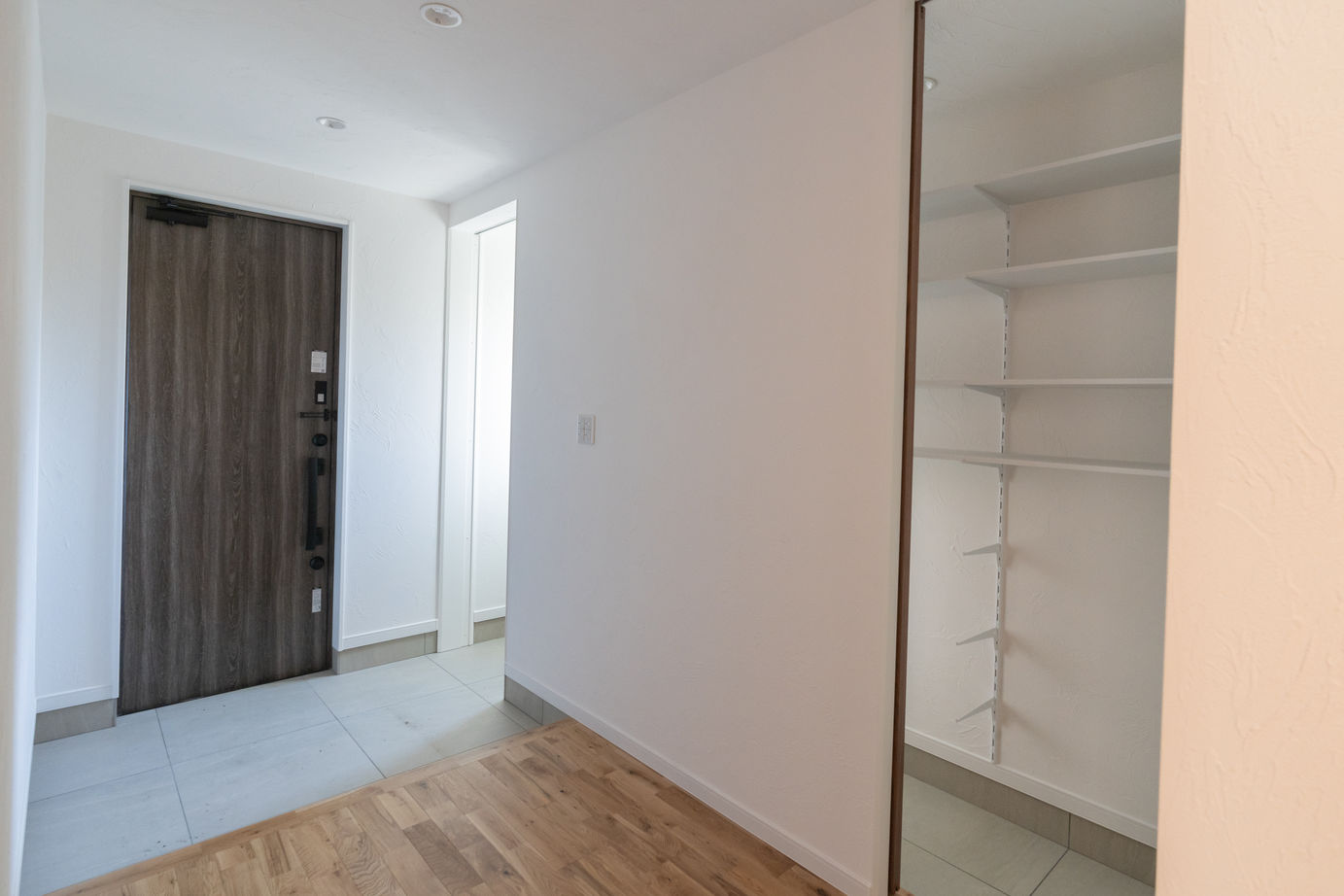 SAMATA 【平屋/3320万円/35.8坪/間取り図あり】BLACK×子育て世帯の約36坪の平屋の建築実例画像10