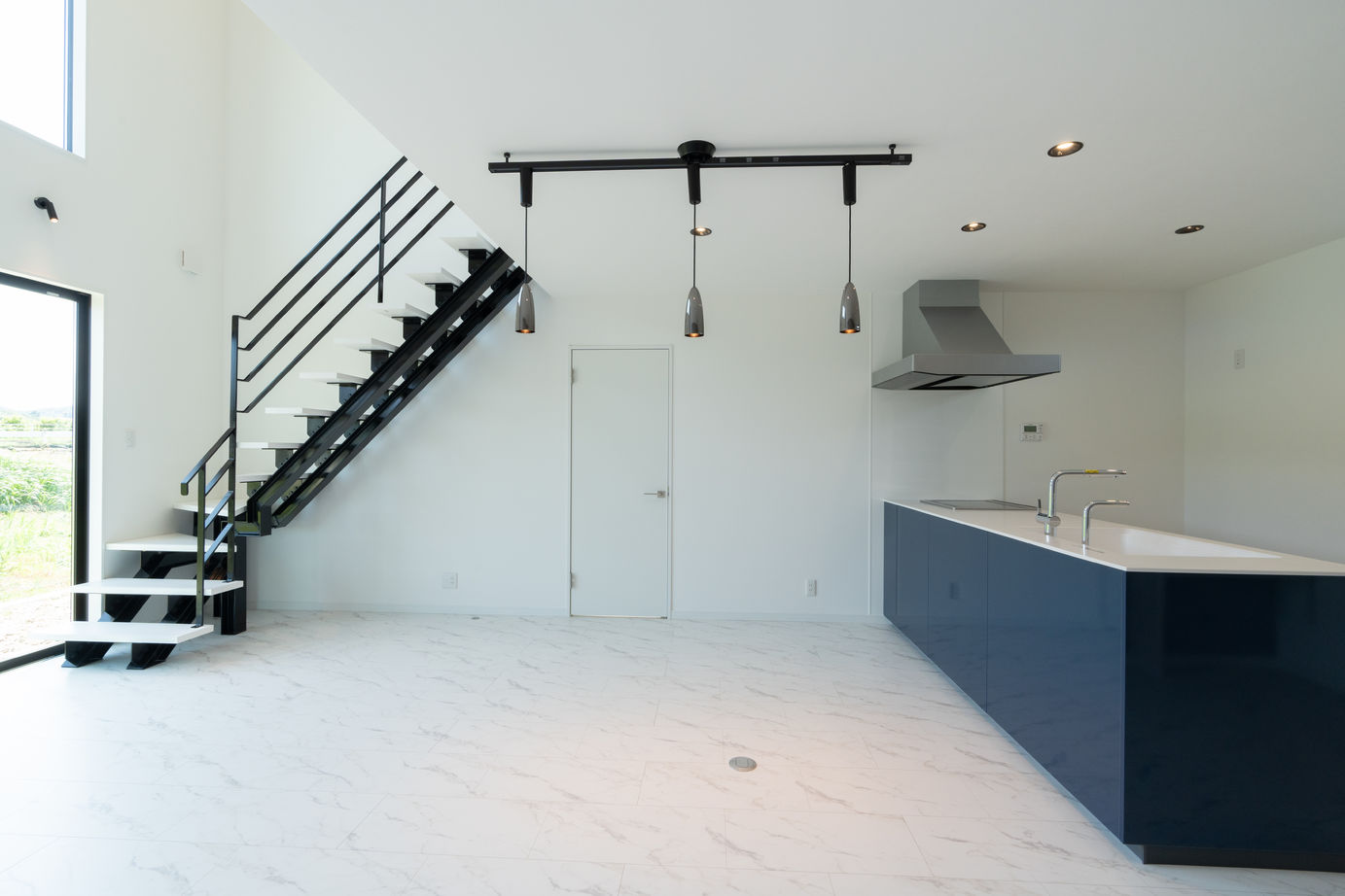 SAMATA 遊び心満載！隠し扉とバーカウンターのあるお家 の建築実例画像2