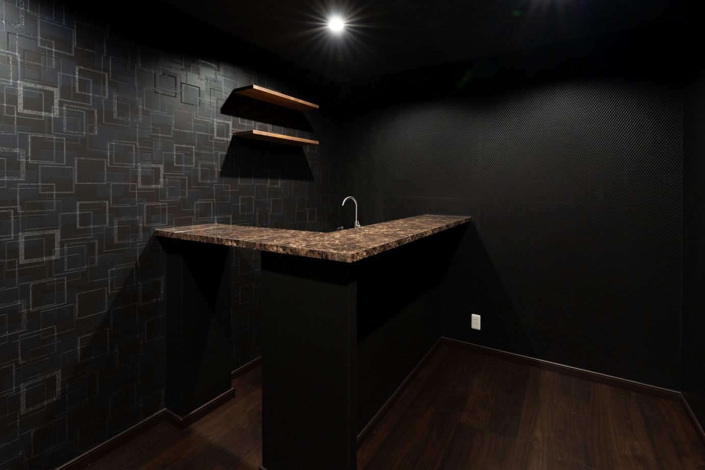 SAMATA 遊び心満載！隠し扉とバーカウンターのあるお家 の建築実例画像5