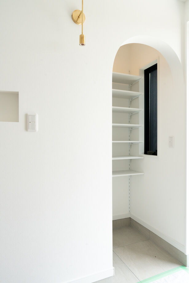 SAMATA 【2473万円/30坪/間取り図あり】夫婦別CLや照明・インテリアなど、こだわりの空間づくりの建築実例画像2