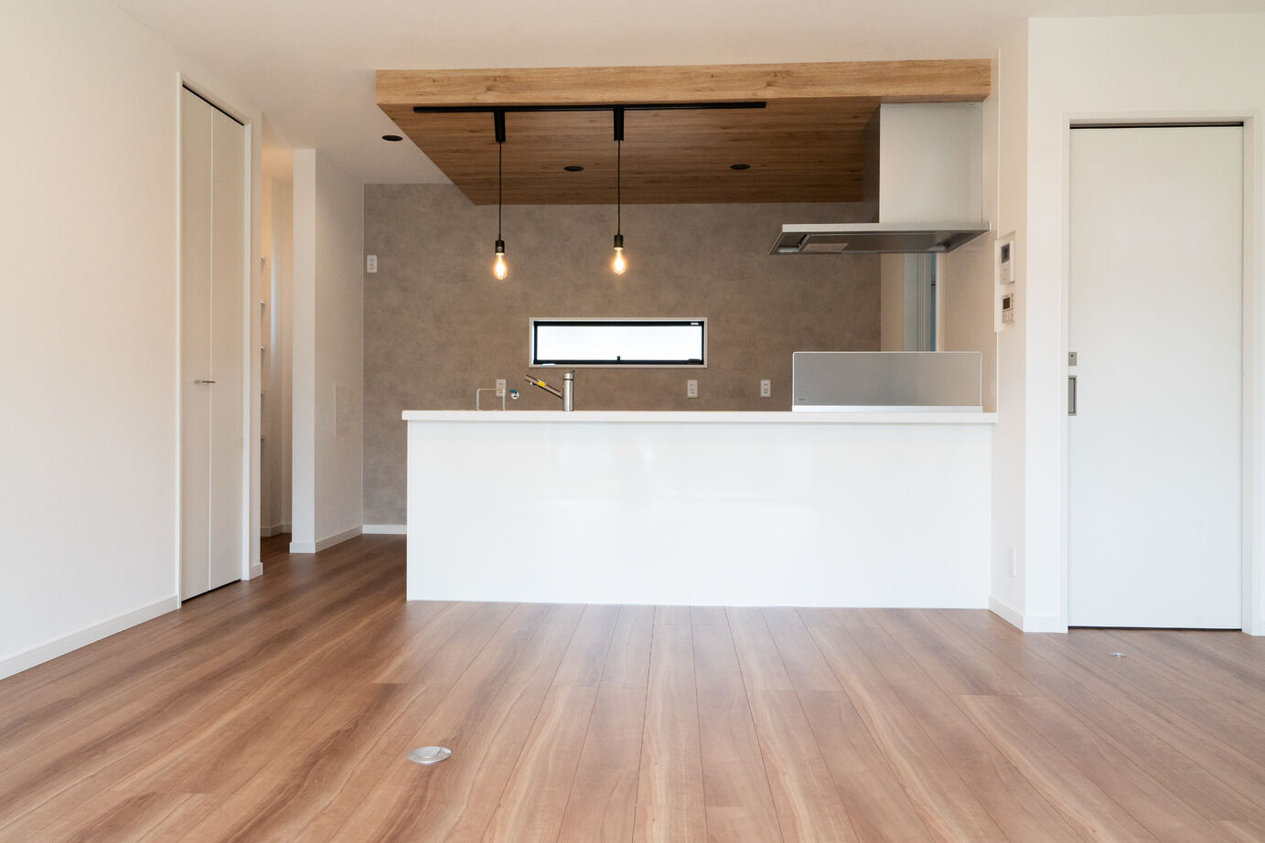 SAMATA 【2473万円/30坪/間取り図あり】夫婦別CLや照明・インテリアなど、こだわりの空間づくりの建築実例画像3