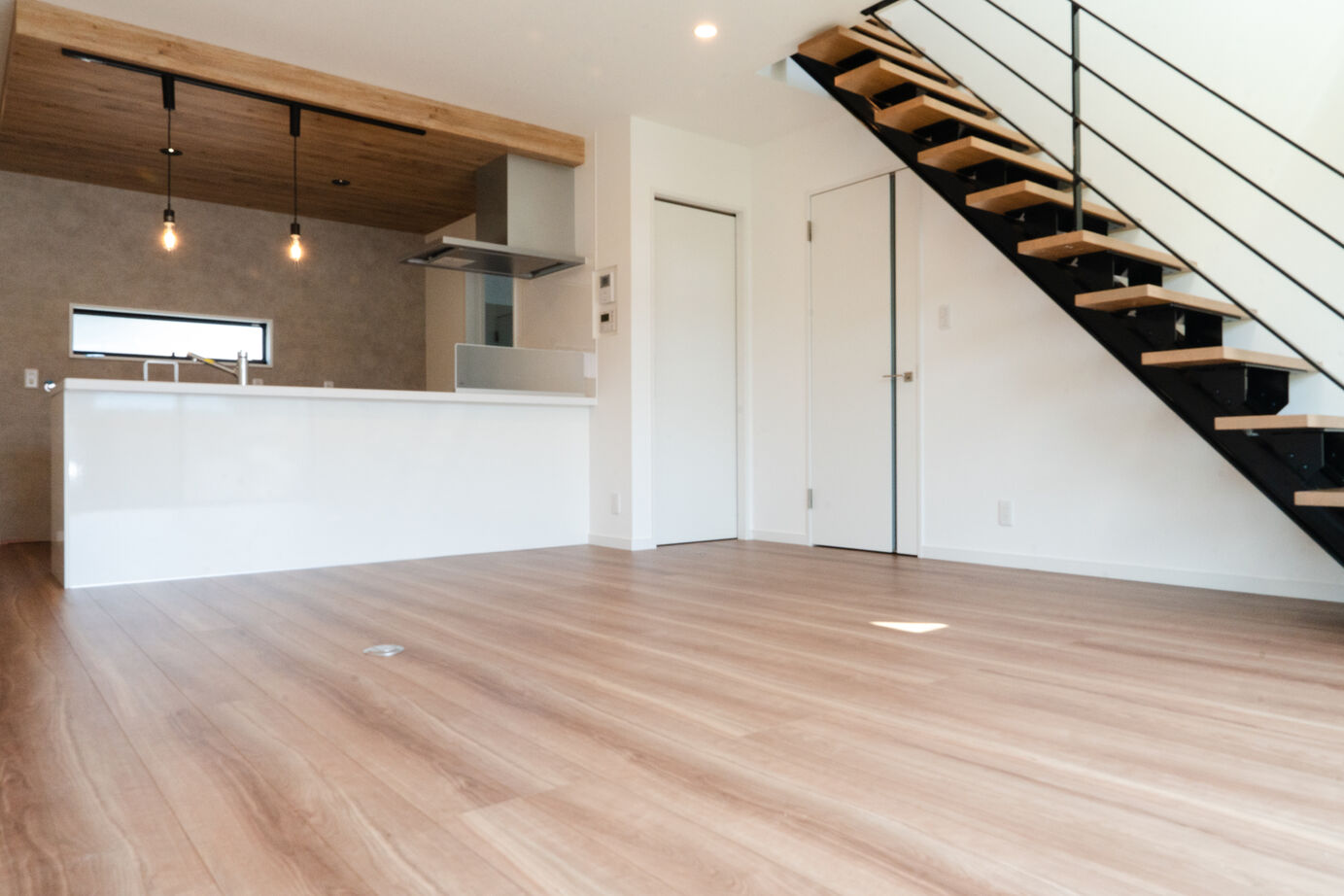 SAMATA 【2473万円/30坪/間取り図あり】夫婦別CLや照明・インテリアなど、こだわりの空間づくりの建築実例画像4