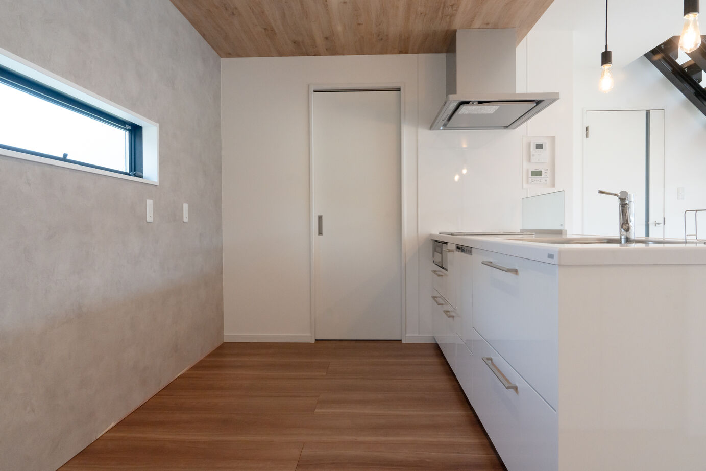 SAMATA 【2473万円/30坪/間取り図あり】夫婦別CLや照明・インテリアなど、こだわりの空間づくりの建築実例画像5