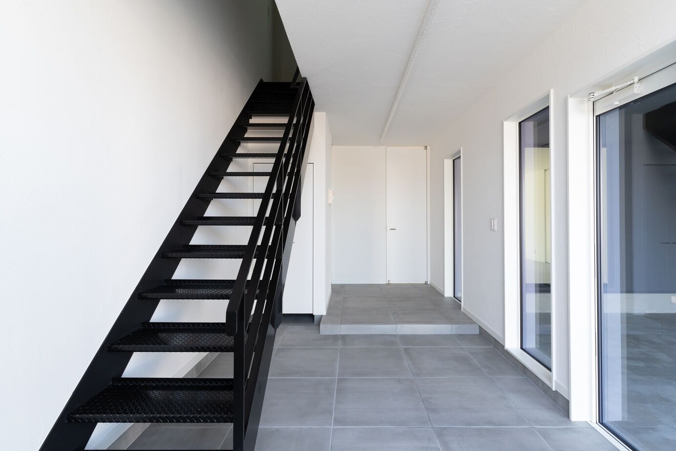 SAMATA 【5100万円/53.64坪/間取り図あり】事務所兼用こだわり抜いたガレージハウスの建築実例画像5