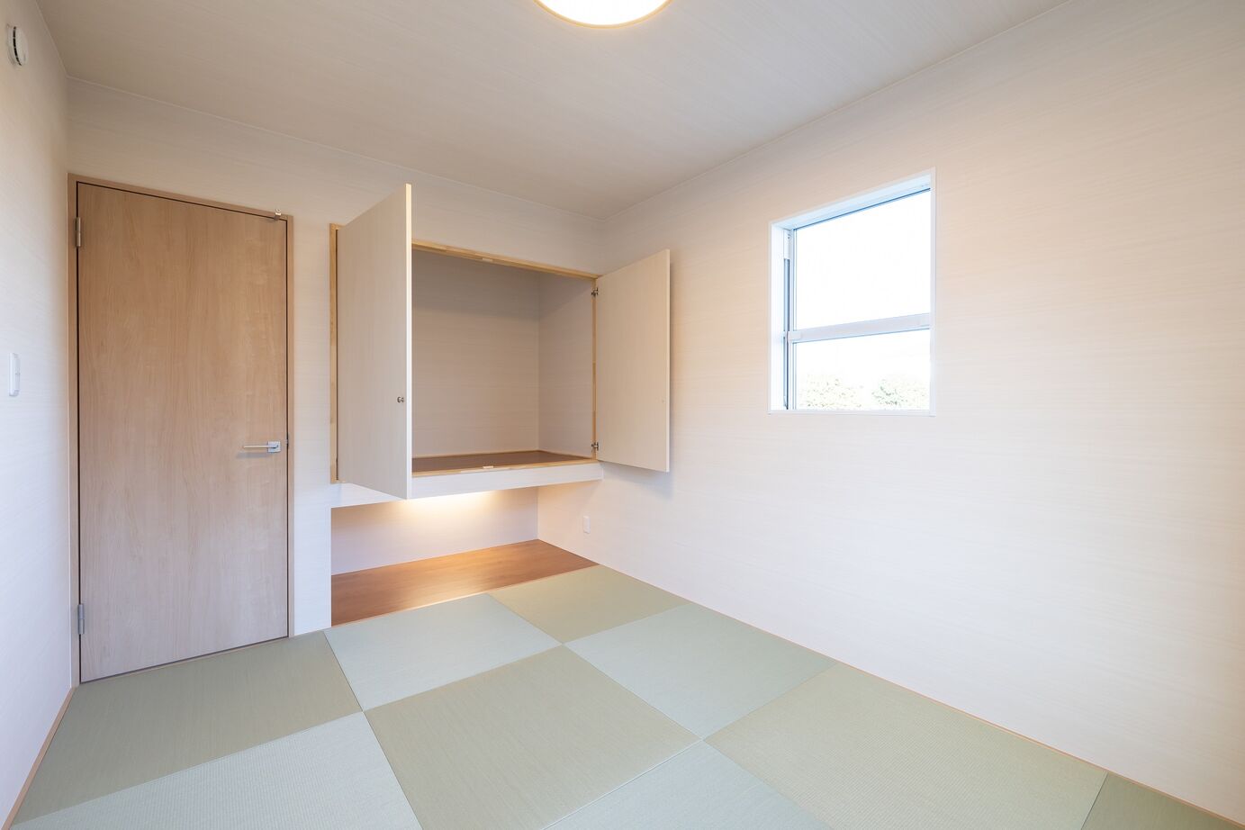 SAMATA 【2489万円/42.08坪/間取り図あり】水回り動線とランドリーで家事ラクな間取りのお家の建築実例画像9