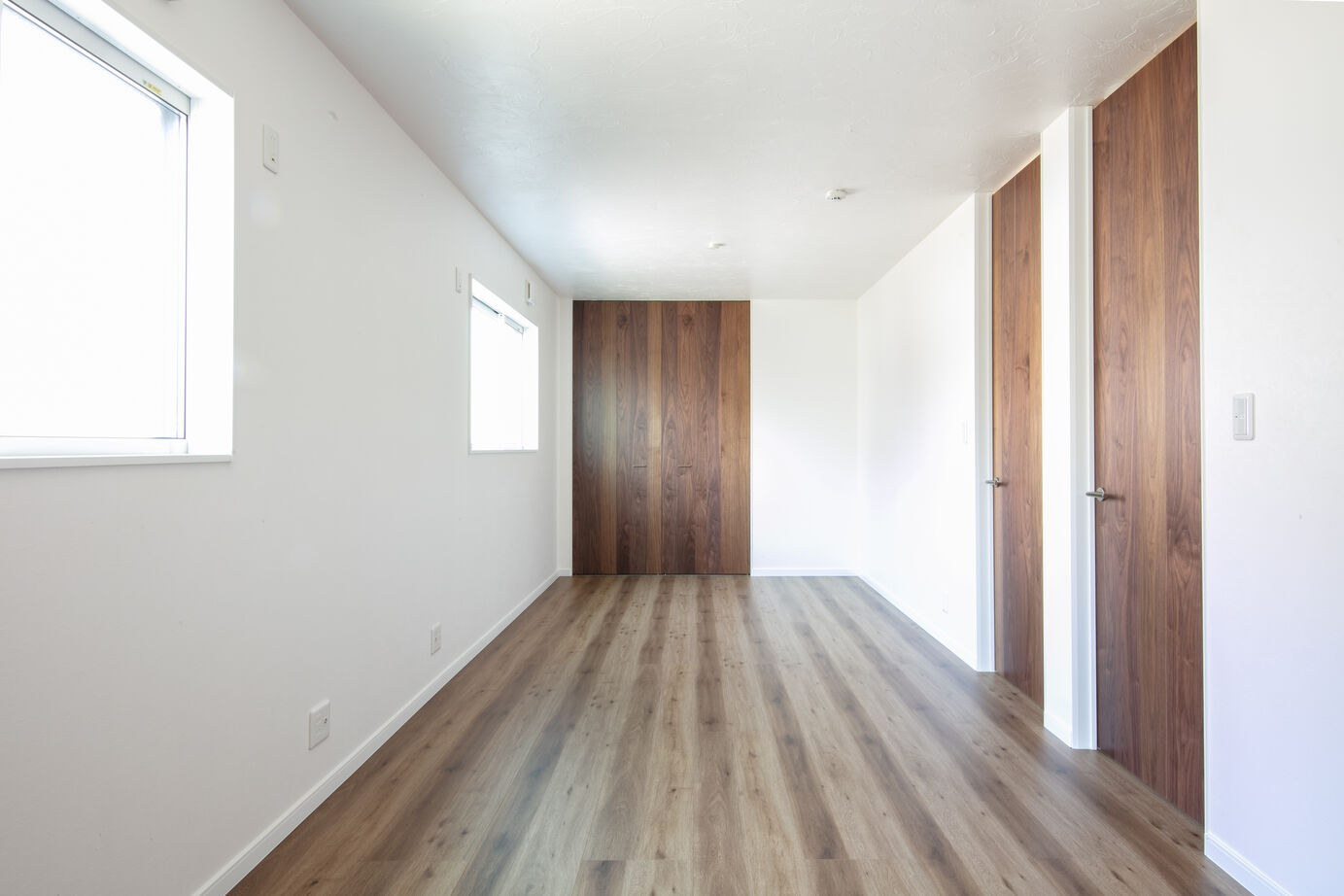 SAMATA 【2595万円/31.81坪/間取り図あり】無垢材と塗り壁を調和させた、すっきりと無駄を感じさせない平屋の建築実例画像9