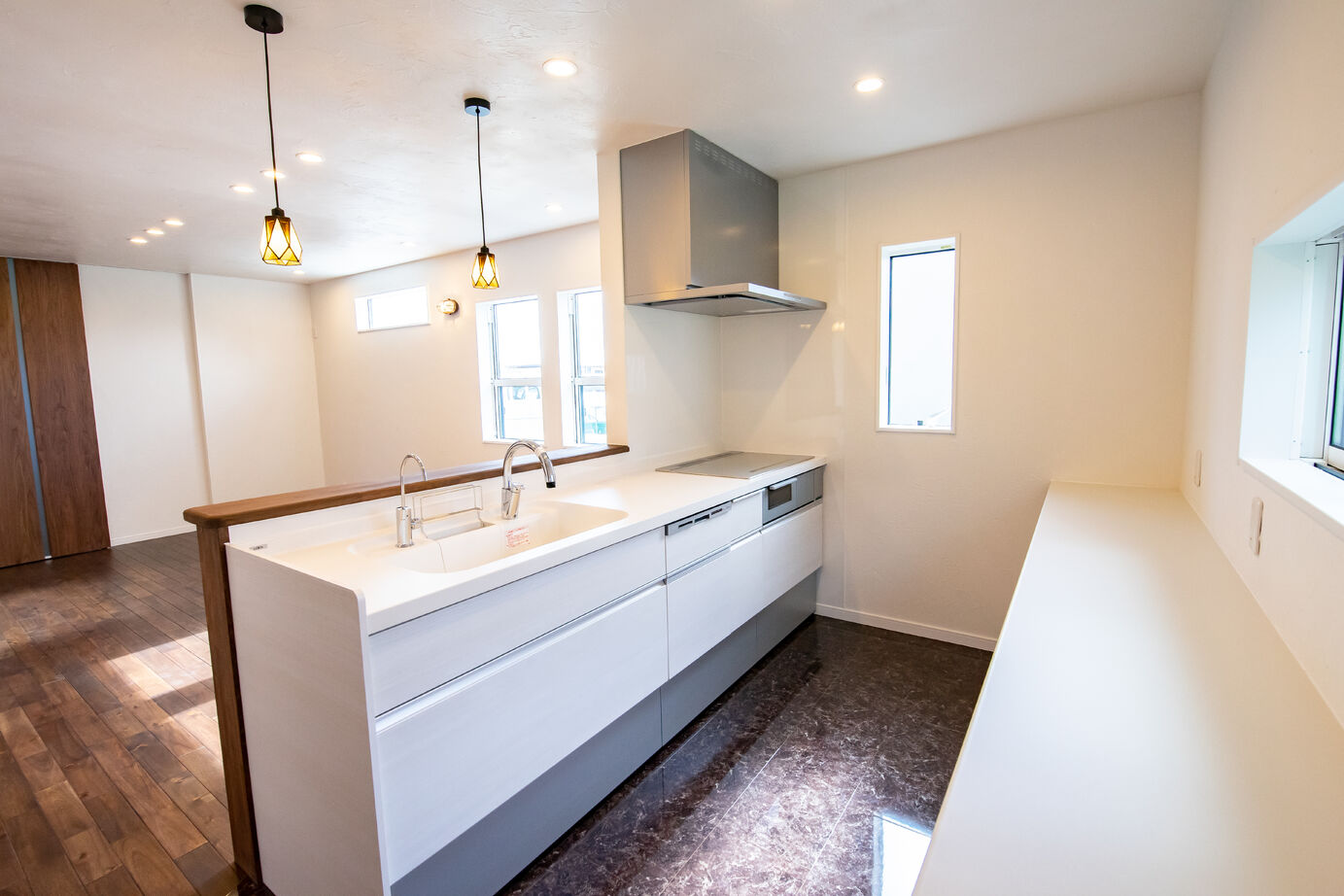 SAMATA 【2390万円/32.56坪/間取り図あり】日当たり抜群のベランダと、広々とした2階寝室の和室の建築実例画像5