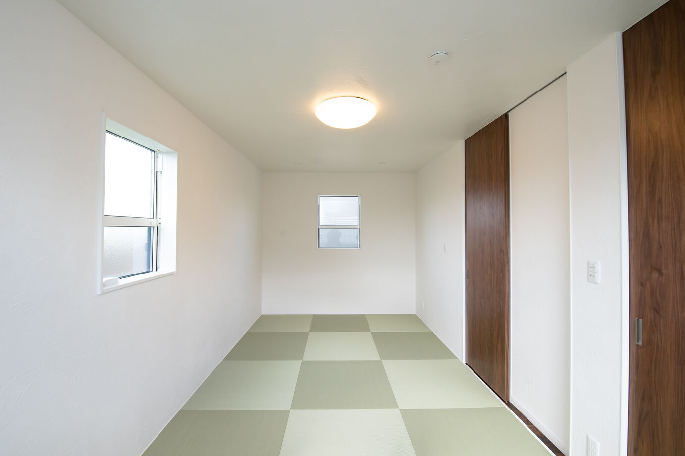 SAMATA 【2390万円/32.56坪/間取り図あり】日当たり抜群のベランダと、広々とした2階寝室の和室の建築実例画像9