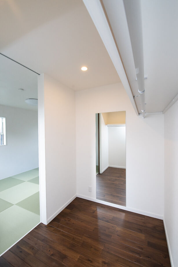 SAMATA 【2390万円/32.56坪/間取り図あり】日当たり抜群のベランダと、広々とした2階寝室の和室の建築実例画像10