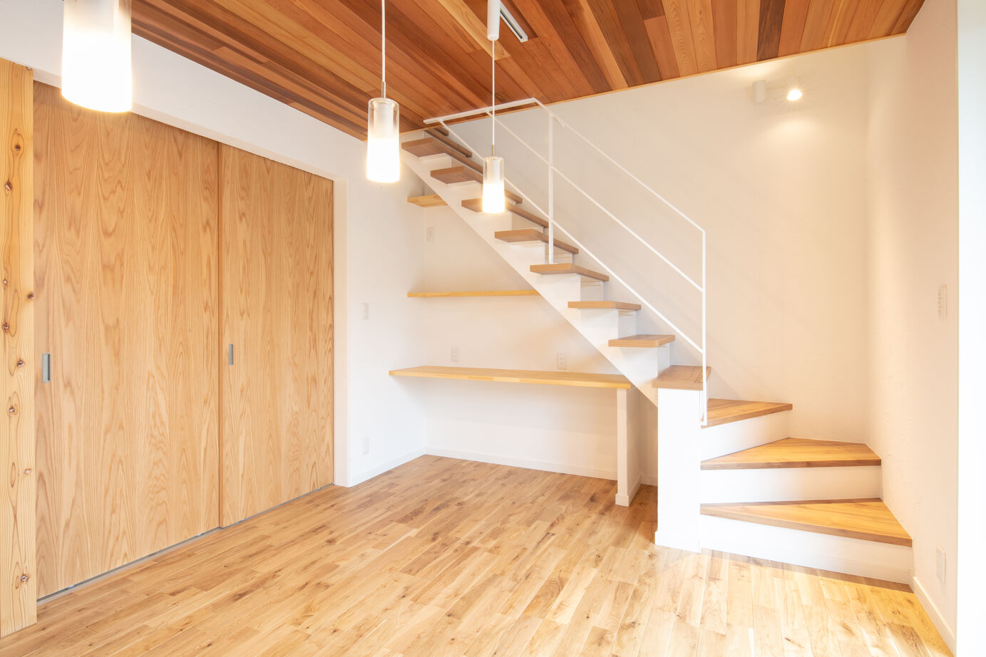 SAMATA 【3,219万円/41.32坪】アイランドキッチンを中心とした、家族がつながる住まいの建築実例画像4