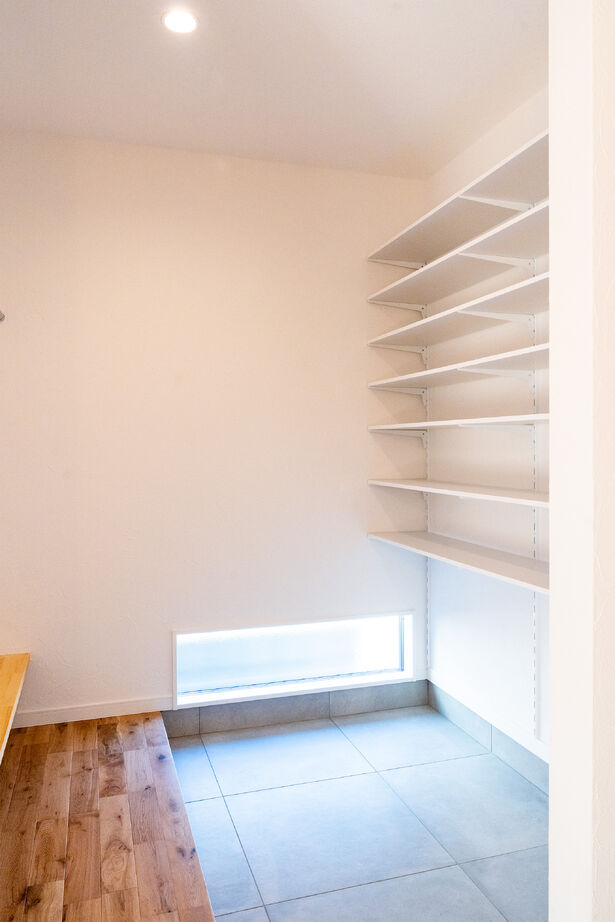 SAMATA 【3,448万円/35.06坪】２８畳広々リビングと横並びダイニングがある家 の建築実例画像10