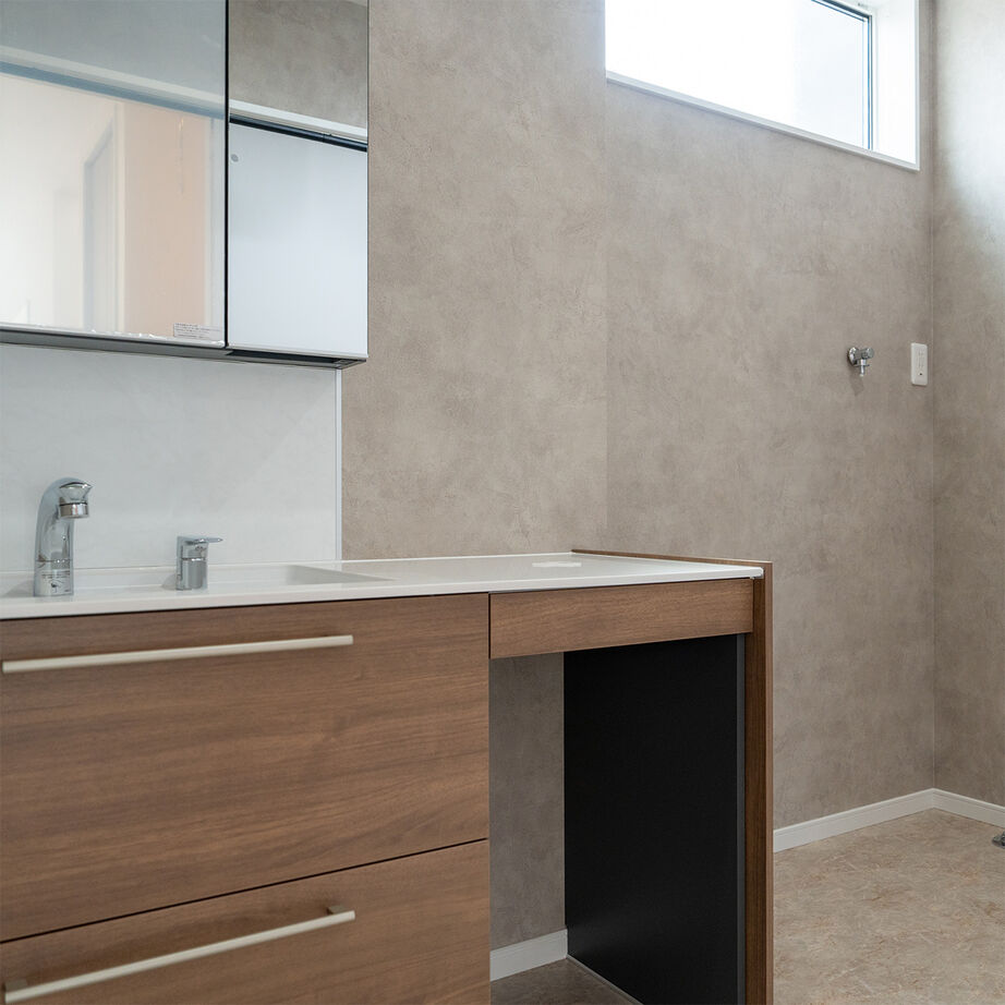 SAMATA 【2782万円/31.93坪/間取り図あり】白とグレーを基調に、アクセントクロスが映える家の建築実例画像7