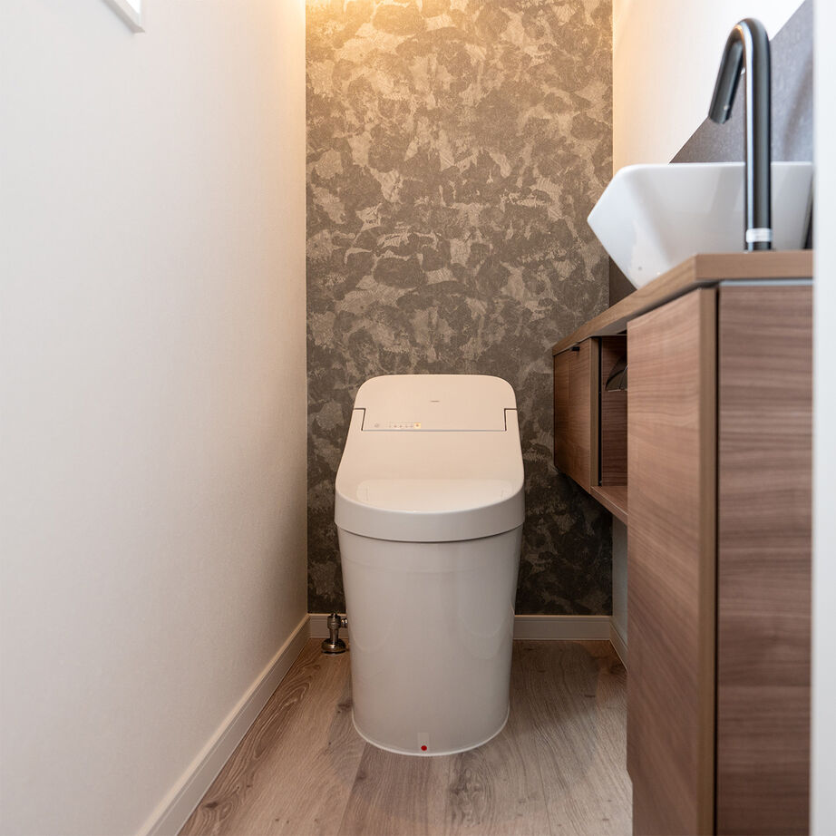 SAMATA 【2782万円/31.93坪/間取り図あり】白とグレーを基調に、アクセントクロスが映える家の建築実例画像8