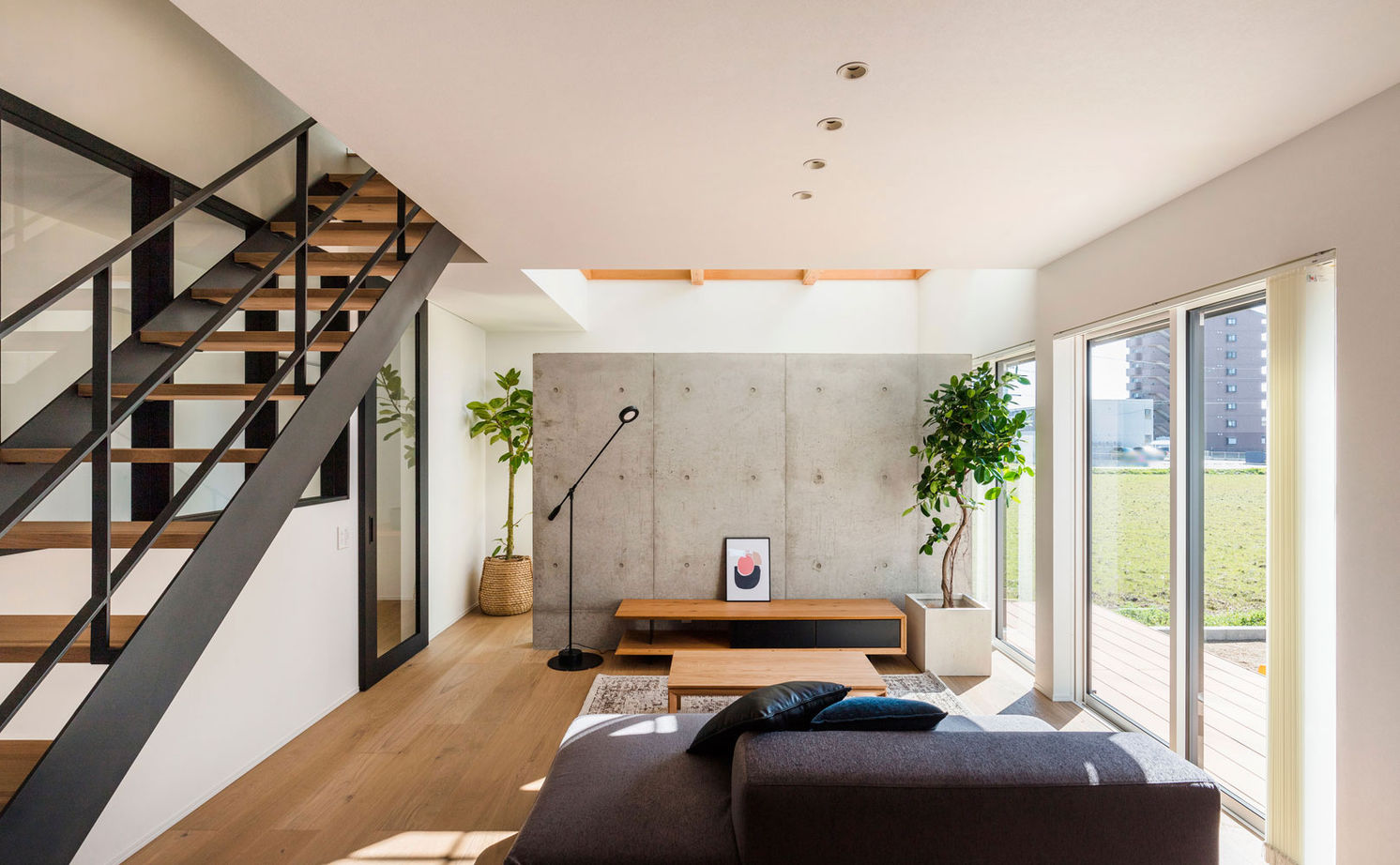 リグスタイルカンパニー 【2000万円台×36坪×回遊動線｜間取り有】「6畳用エアコンで23畳のLDKが快適です。夏の遮熱もしっかり」の建築実例画像4