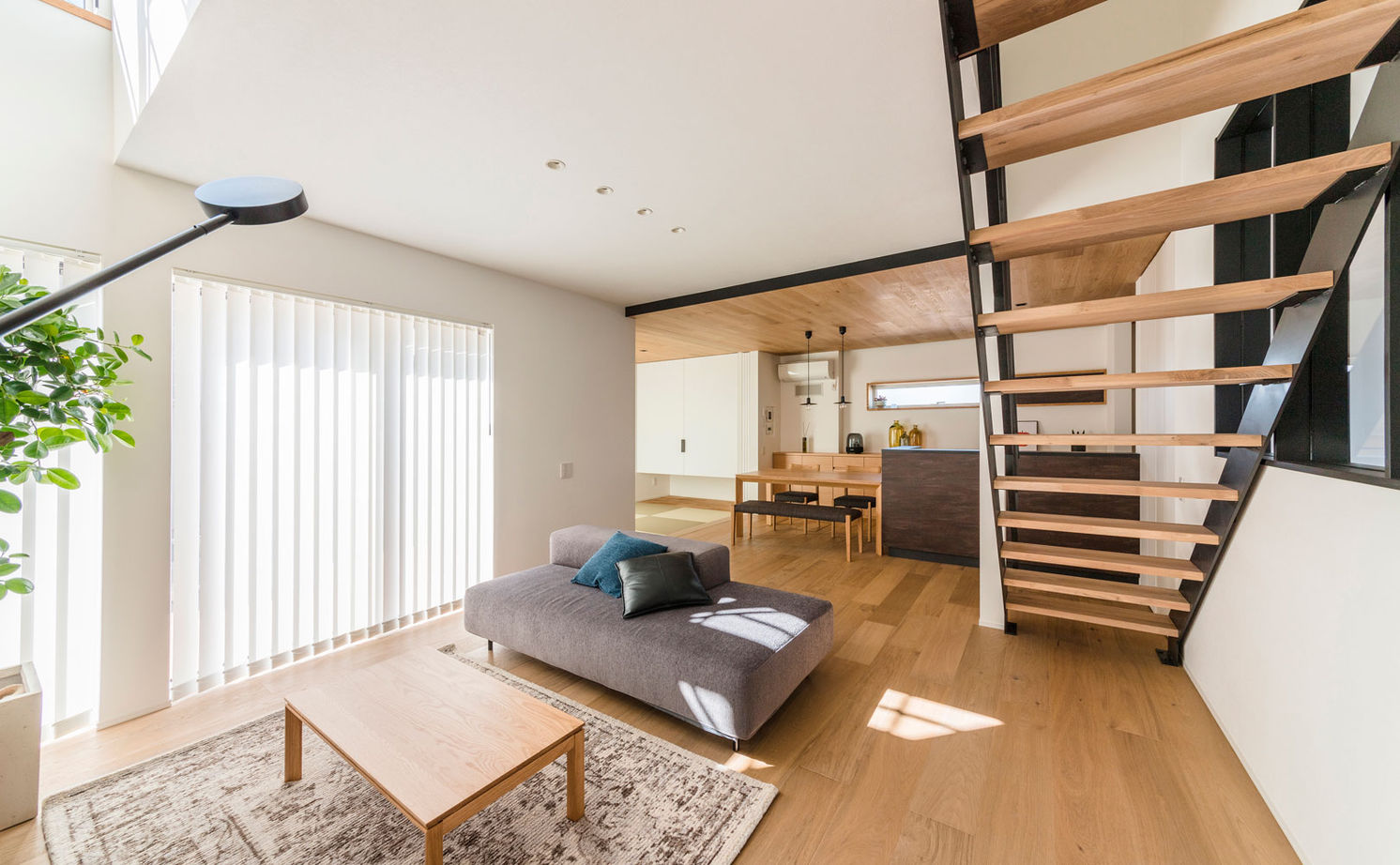 リグスタイルカンパニー 【2000万円台×36坪×回遊動線｜間取り有】「6畳用エアコンで23畳のLDKが快適です。夏の遮熱もしっかり」の建築実例画像7