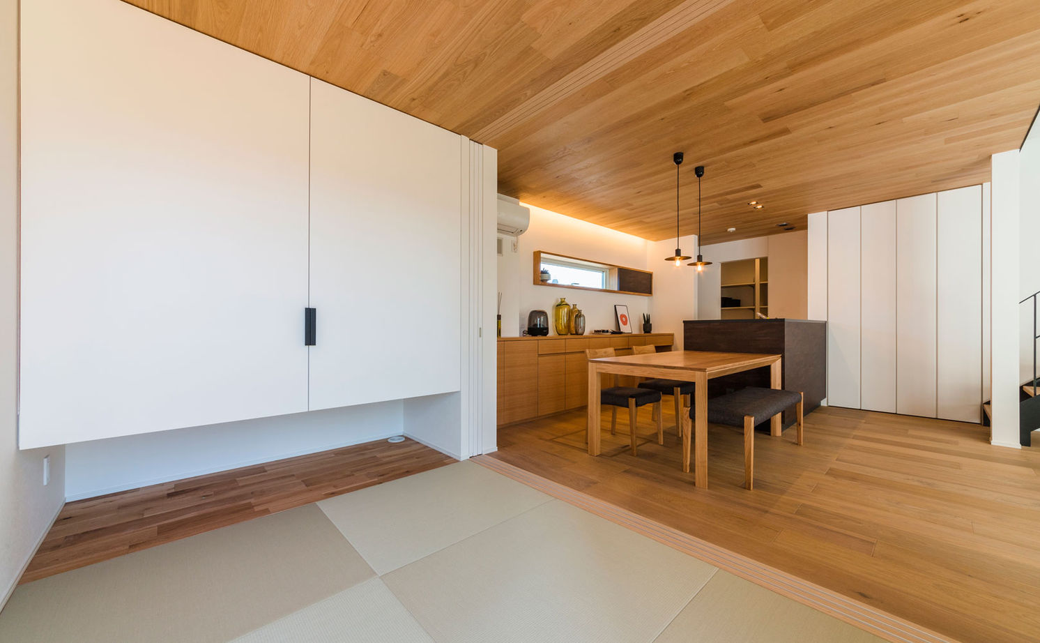 リグスタイルカンパニー 【2000万円台×36坪×回遊動線｜間取り有】「6畳用エアコンで23畳のLDKが快適です。夏の遮熱もしっかり」の建築実例画像10