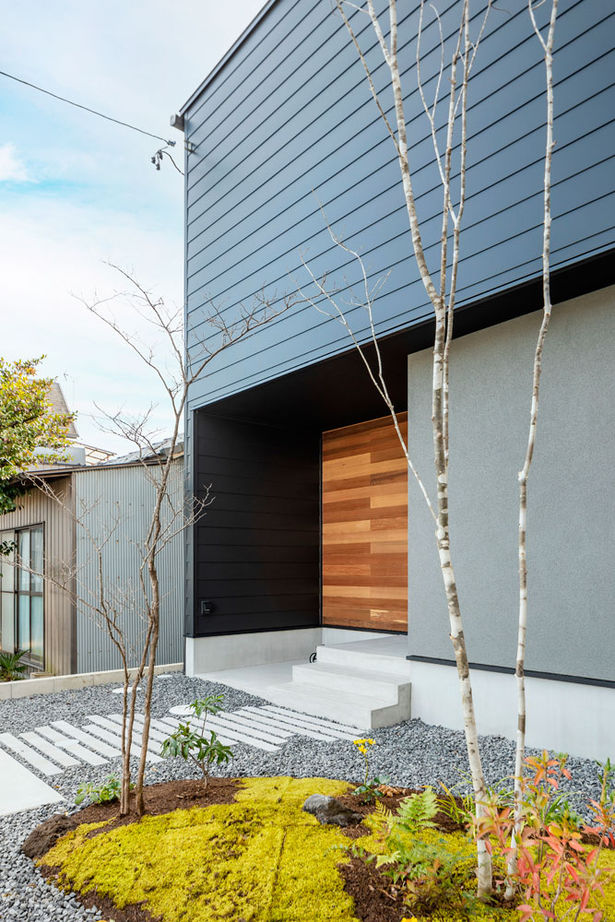 リグスタイルカンパニー 【2000万円台×31坪×中庭｜間取り有】「コの字の平屋と比較し、日照シミュレーションで明るい2階建てに」の建築実例画像4